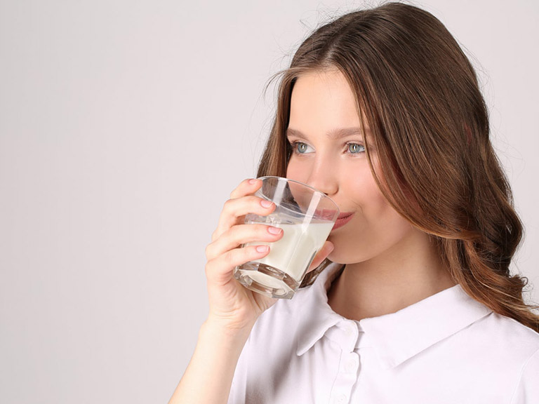 Nz Pure Health Milk Colostrum Powder tăng cường sức khỏe cho trẻ em từ sơ sinh đến tuổi vị thành niên